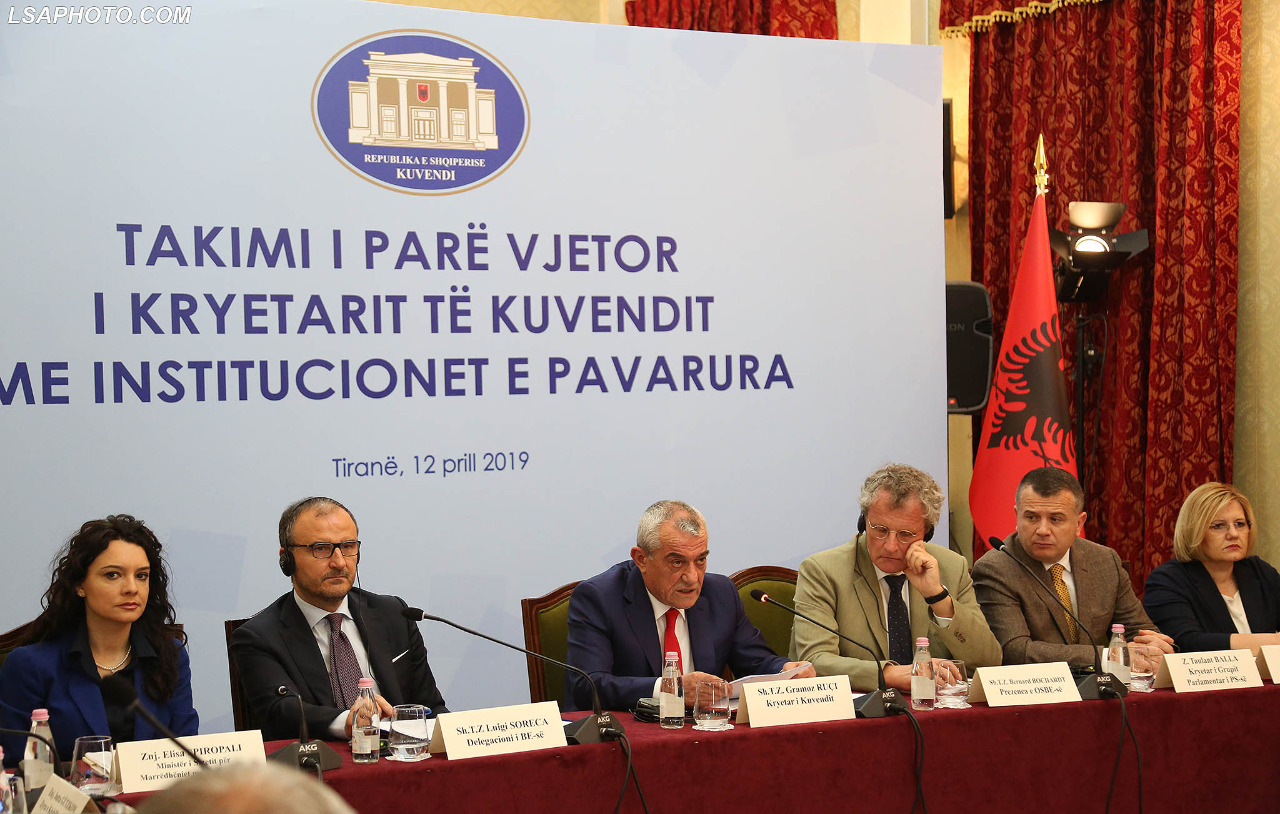 Ruçi paralajmëron institucionet: Nëse s’keni rezultate do firmos shkarkimin tuaj