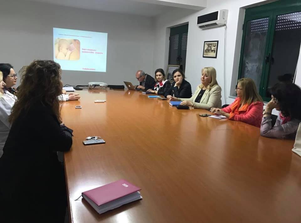 Ushqyerja me gji, Spitali i Durrësit takim mbi rritjen e bashkëpunimit midis institucioneve (FOTO)