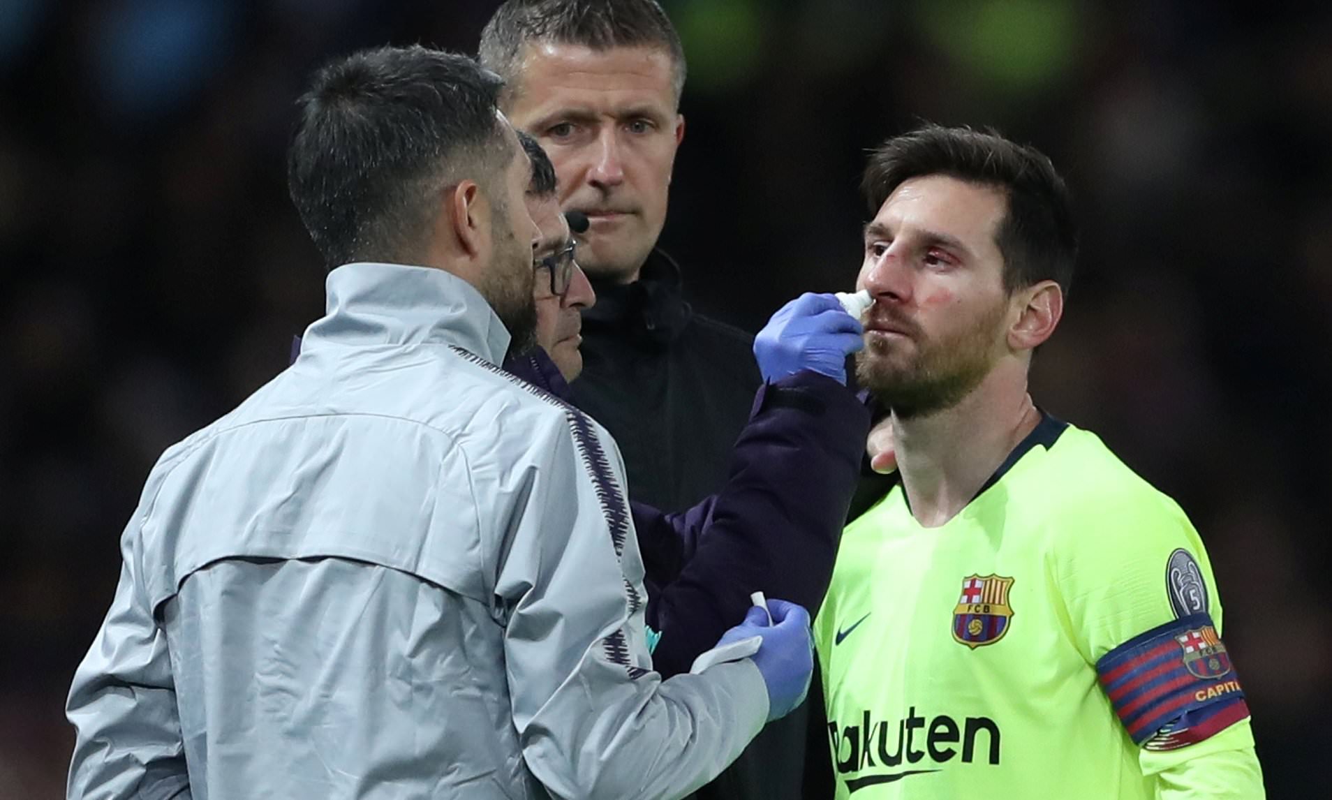 U gjakos në fushë, Messi mbahet në observacion nga mjekët