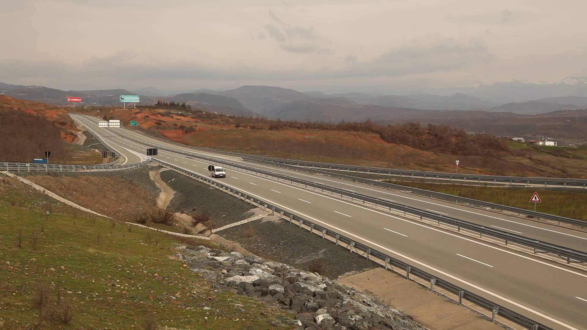 Koncesionet nuk i jep më qeveria, kalojnë në kompetencë të Kuvendit
