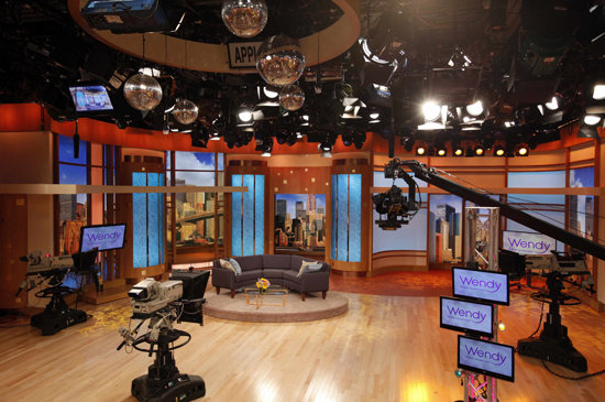 Zbulon tradhtinë e burrit, moderatorja divorcohet pas 22 vitesh martesë