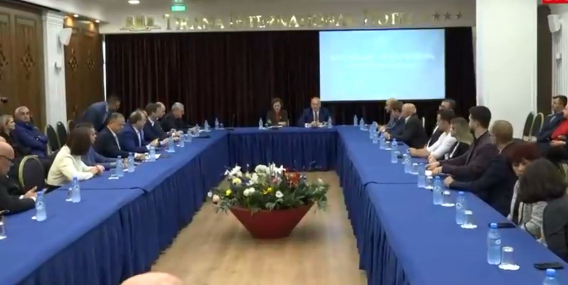 “1-5 vite burg për huliganët”, zbardhet takimi i ministres me federatat