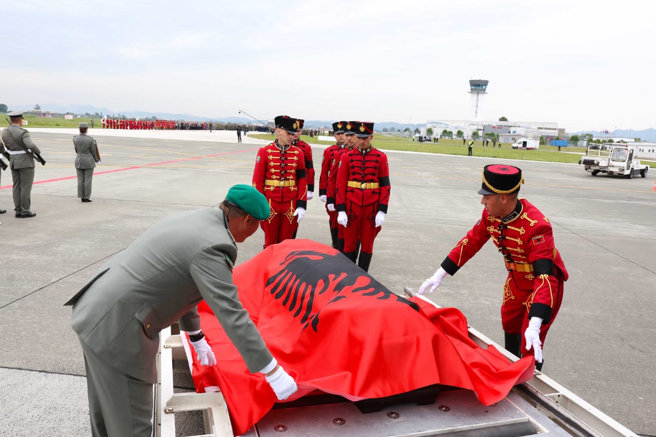 Ndarja nga jeta e nëntetares Hasanaj, sot ditë zie kombëtare