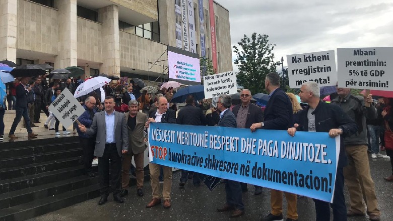 Sindikata në protestë për Arsimin, reagon Ministria