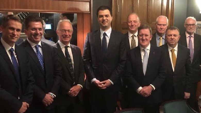 Basha takohet me anëtarë të Dhomës së Lordëve: Qeveria tranzitore zgjidh krizën