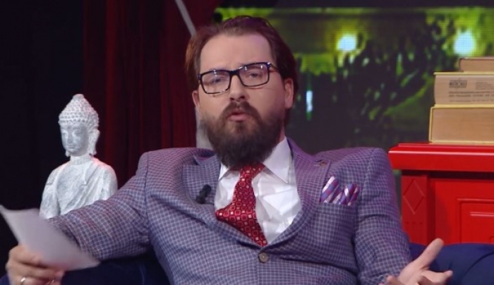 Habit Kastro Zizo: Jam kërcënuar nga LGBT për të dalë hapur si gay