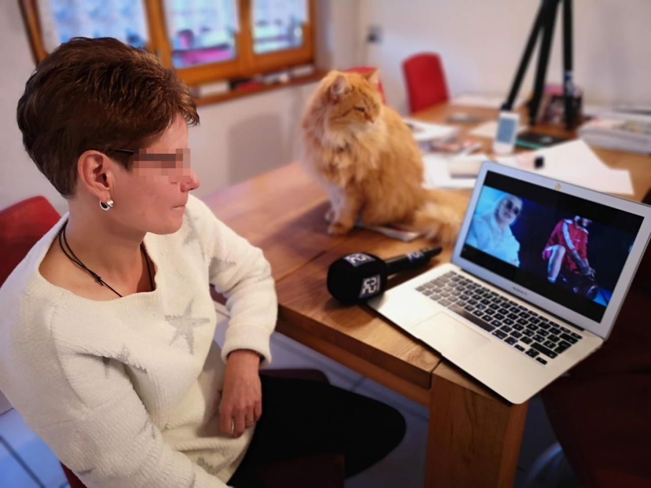 Arrestohet gruaja e Mozzik, reperja mashtroi çiftin zvicerian dhe u mori miliona franga