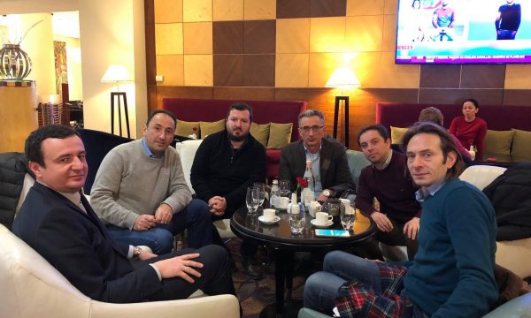 Vuçiç në Tiranë, Vetëvendosje paralajmëron protesta