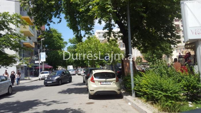 Kujdes se mund t’ju hiqet patenta! Këto rrugë në Durrës bëhen me një sens lëvizjeje (FOTO)
