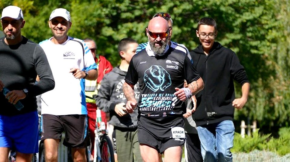 E bujshme/ Atleti bullgar Krasimir Gjeorgjiev nis supermaratonën 1200 km Varna-Durrës