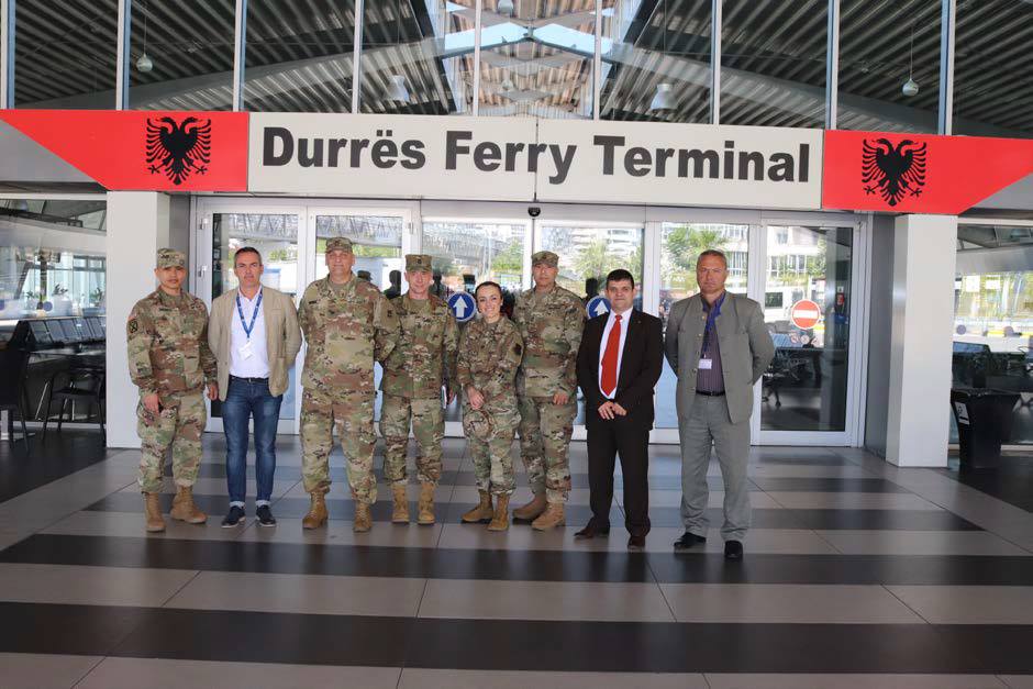 Grup nga Garda Kombëtare amerikane e Nju Xhersit, vizitë në portin e Durrësit (FOTO)