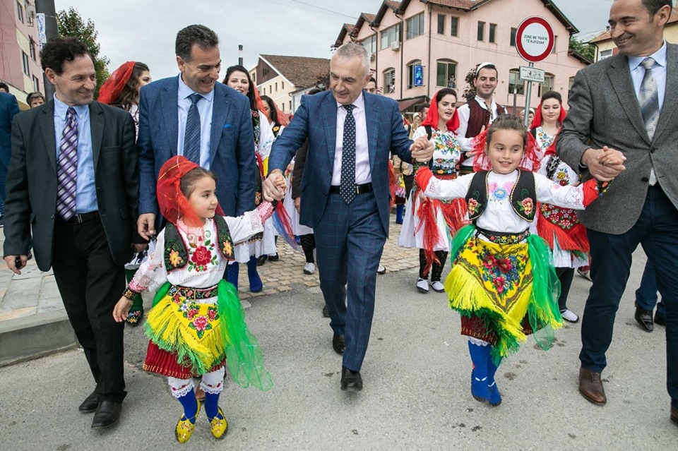 &#8220;Nga figura më e urryer si kryeministër, në figurën më të dashur si president&#8230;&#8221;