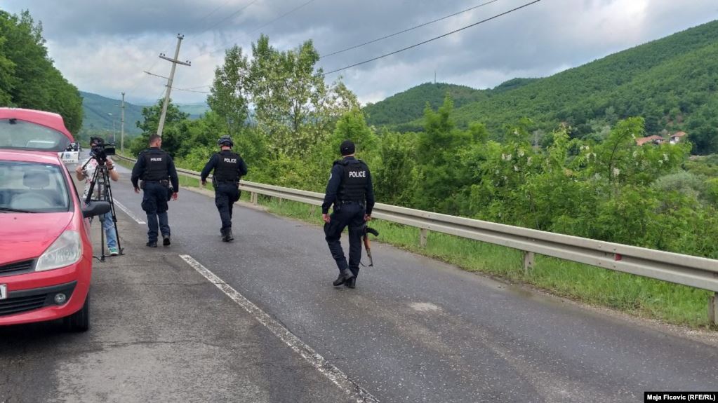 Ndërhyrja e policisë në veri të Kosovës, Vuçiç urdhëron vendosjen e ushtrisë në gjendje gatishmërie