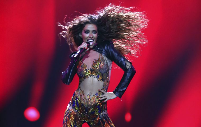 Shqipëria në finalen e “Eurovizion”, Eleni mbështet Jonida Maliqin (FOTO)