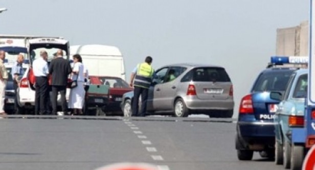 Plagosi me armë një person në autostradën Tiranë-Durrës, kapet autori