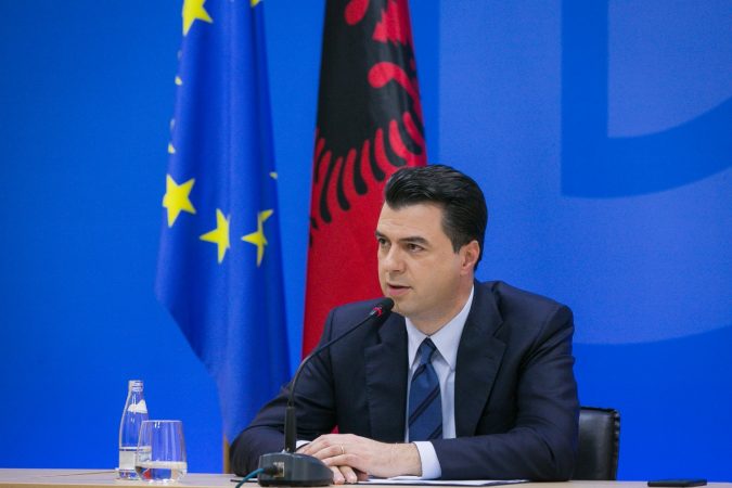 Basha nxjerr foton historike: Dokumenti që frymëzoi lirinë