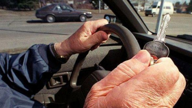 81-vjeçari niset për në Romë, por prej një shkronje gabim, navigatori e çon 1500 km larg