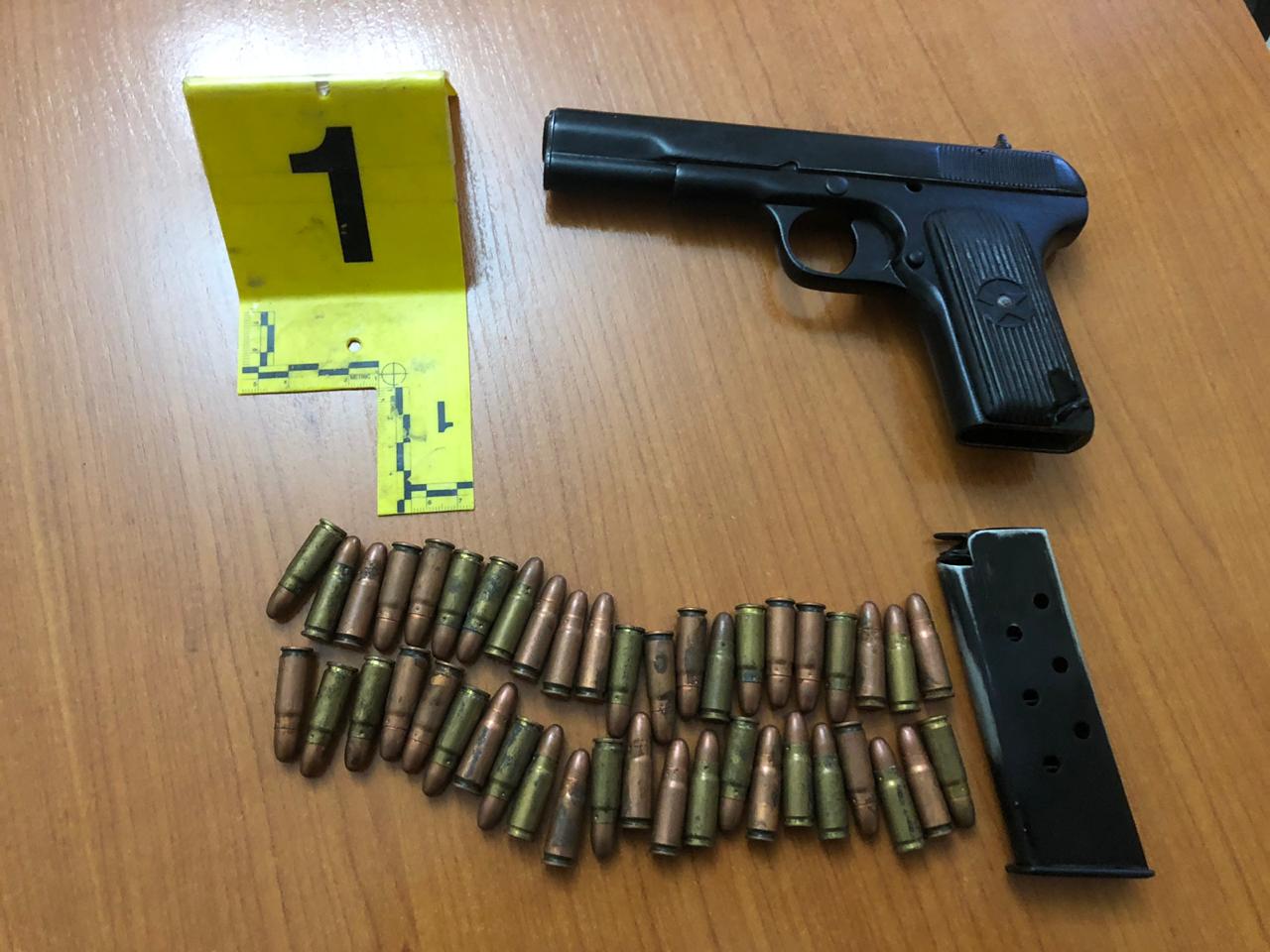 Qarkullonte me armë me vete, telefonata e qytetarëve e çon në pranga