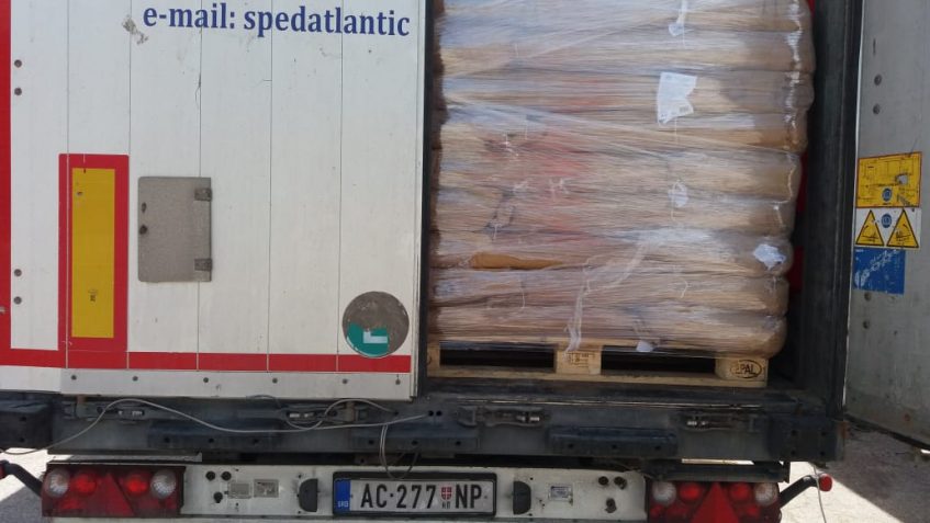 AKU bllokon 21 tonë qumësht pluhur nga Serbia dhe 375 kg kafe nga Kosova