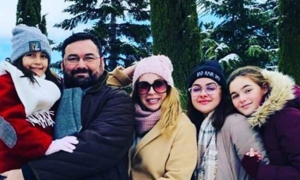 Moderatorja shqiptare bëhet mama për herë të katërt