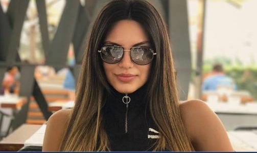 Almeda Abazi publikon foton e parë të djalit të saj