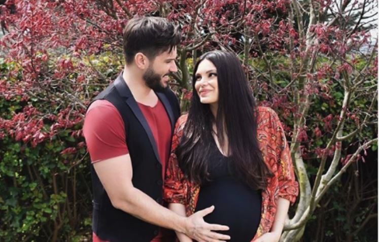 Almeda dhe Tolga bëhen prindër për herë të parë