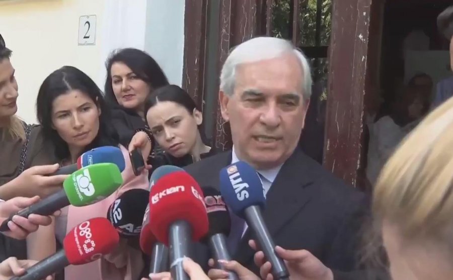 Ofendoi rëndë gazetaren e Tv Klan, PD: Të shkarkohet Gjinushi, akt i turpshëm