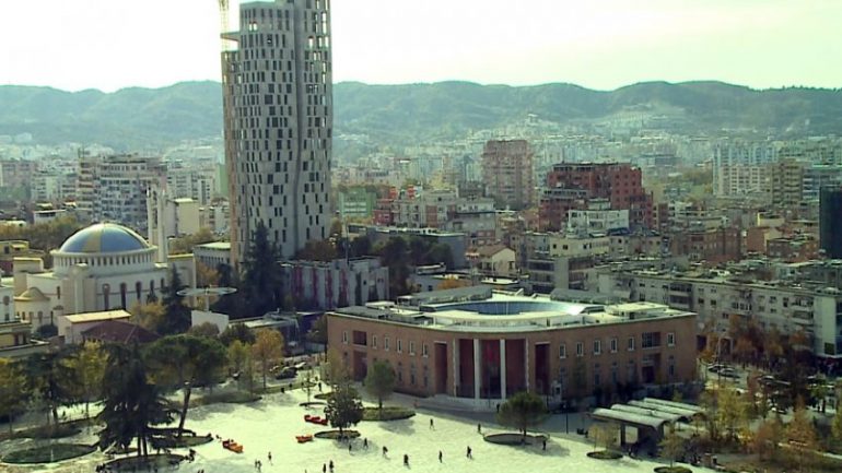 “Dita pa makina”, këto janë rrugët që janë të bllokuara