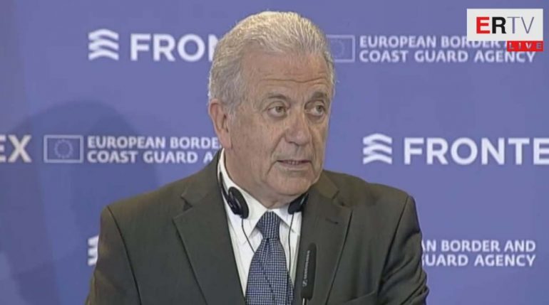 Avramopoulos: Asnjë shtet nuk ka kërkuar pezullimin e vizave me Shqipërinë
