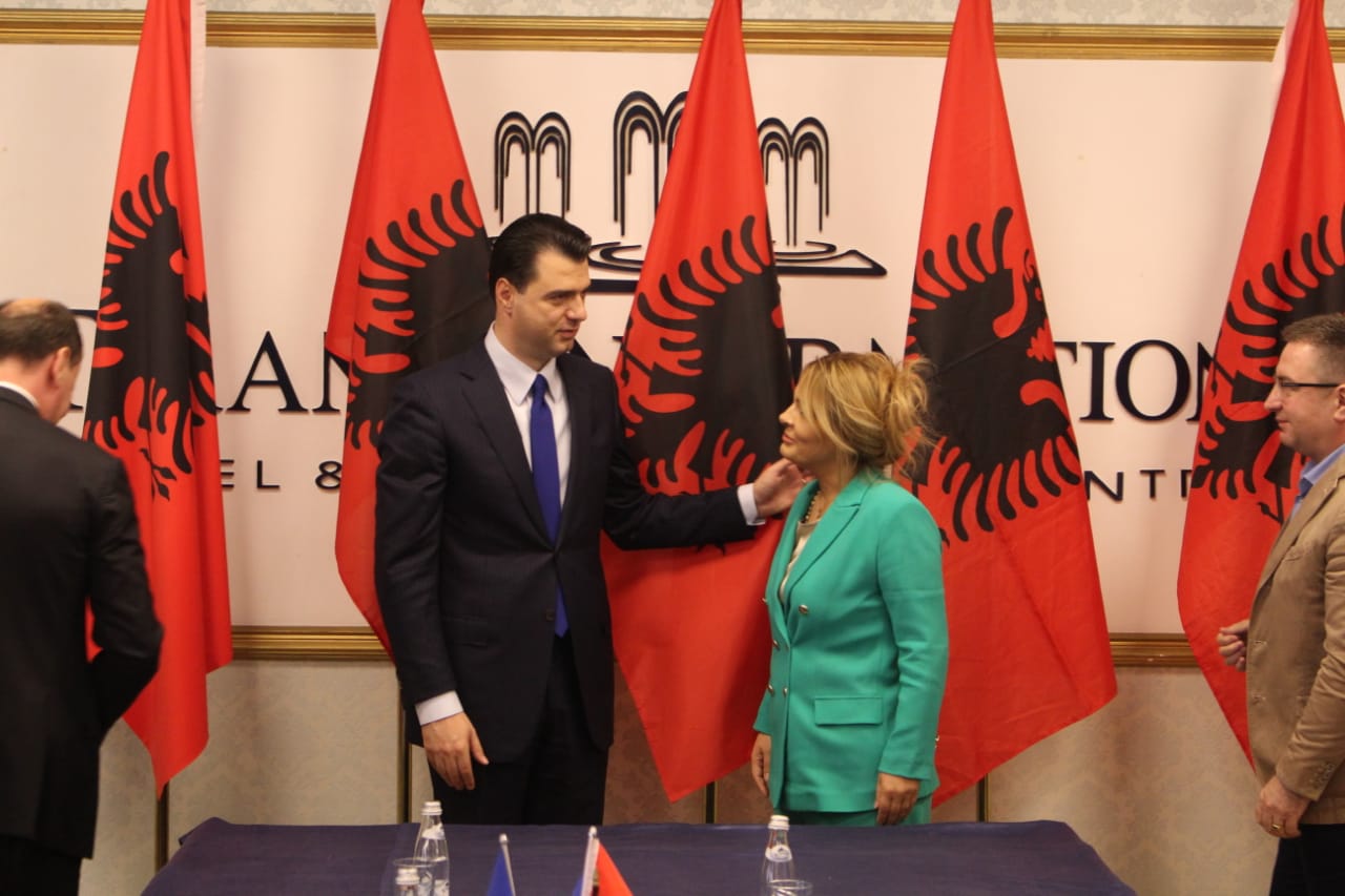 Basha takon Kryemadhin në selinë e LSI-së