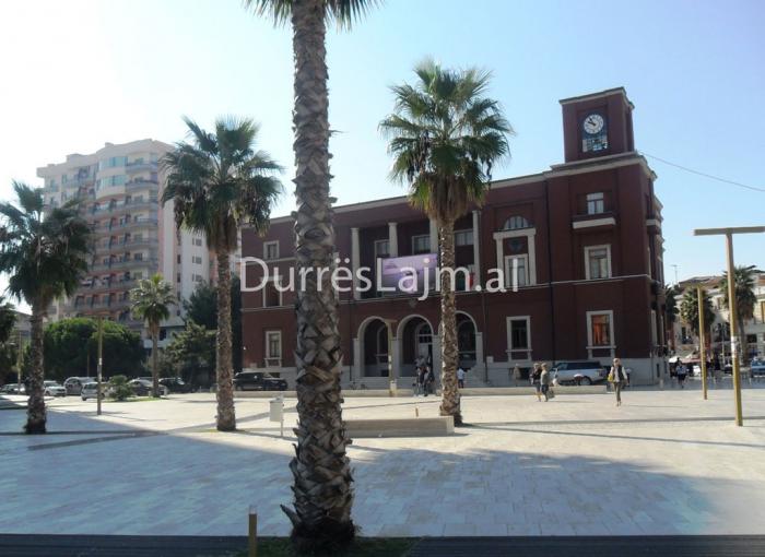 Lista/ 34 emra për 6 vende pune në bashkinë e Durrësit (FOTO)