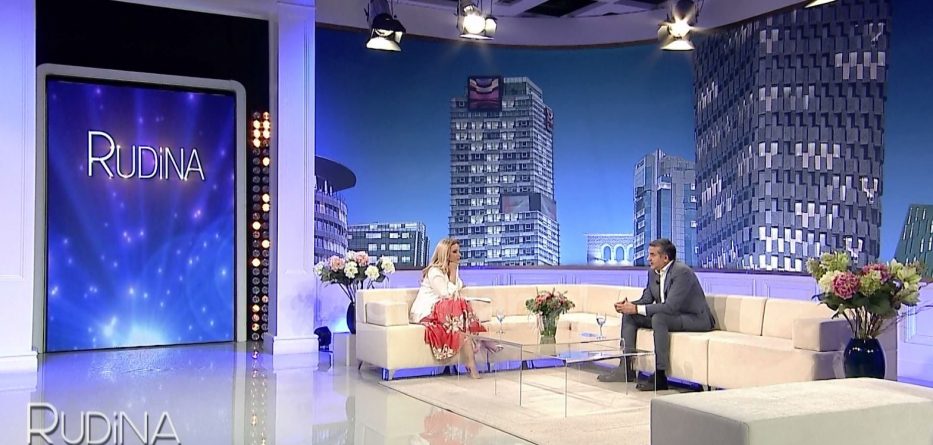 Ministri zbulon punën e tij të parë