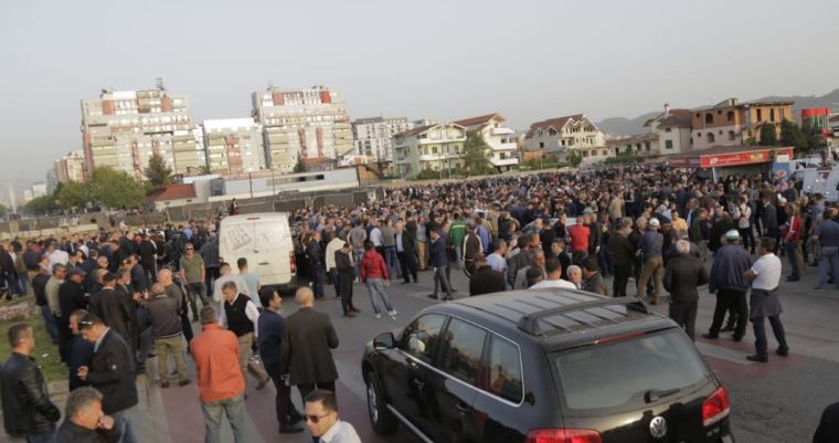 Nesër protestë, rrugët që bllokohen nga opozita në Durrës dhe 11 qarqe