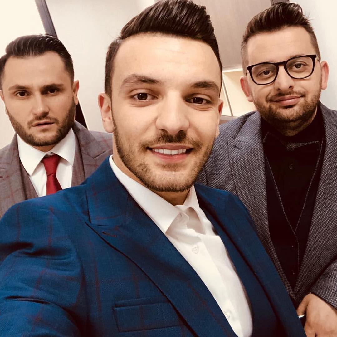 Aktori i njohur shqiptar kandidon për kryetar bashkie! Ardit Gjebrea i shpreh mbështetjen