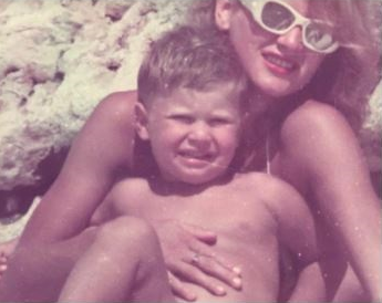 Cana poston foton kur ishte 3 vjeç, batuta e Bes Kallakut: Katunar…