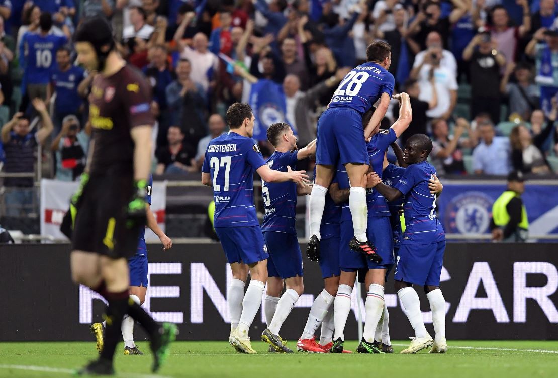 Chelsea shkërmoq Arsenalin dhe fiton Europa League