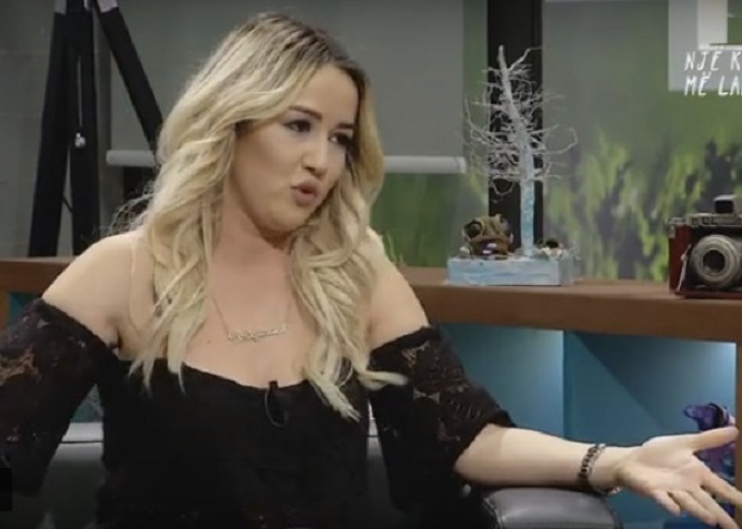 Moderatorja pranon divorcin nga bashkëshorti: Jam në një lidhje