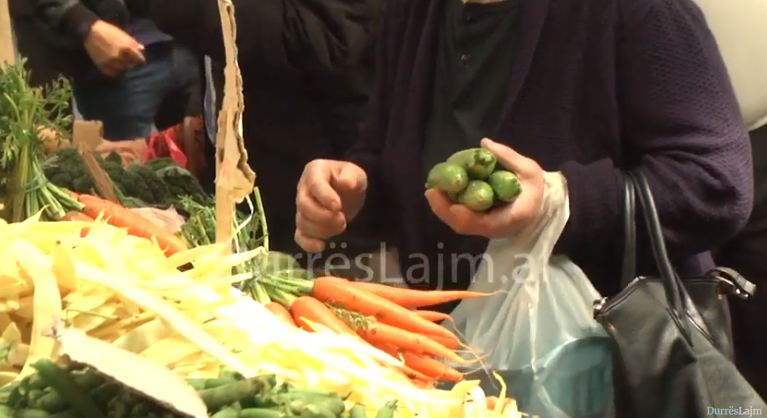 Pse shtohen të uriturit në Durrës? (VIDEO)