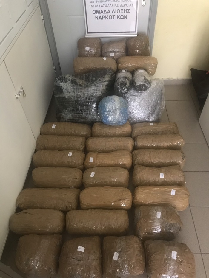 I riu shqiptar kapet me 50 kg drogë në Greqi