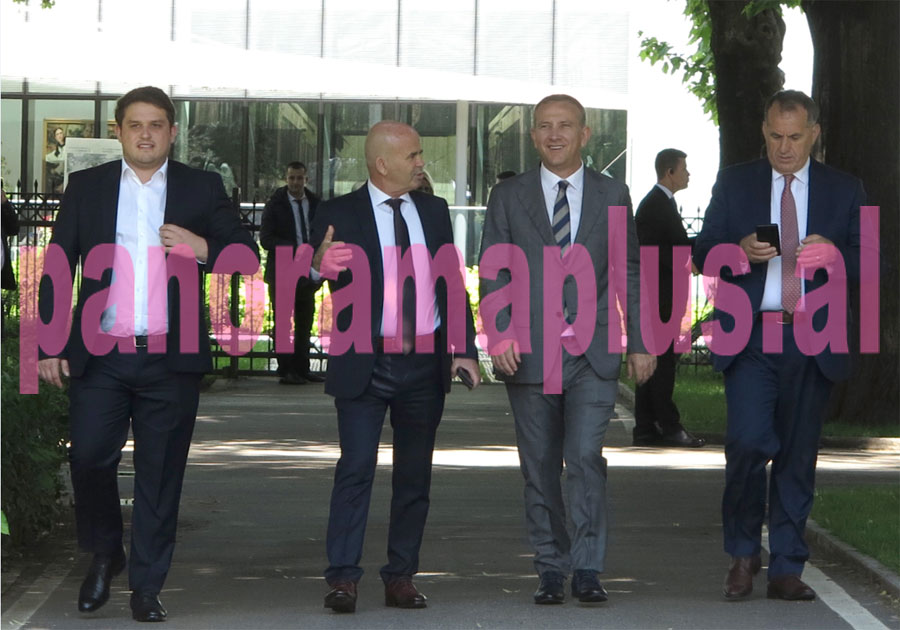 Elio Hyskaj, vëllai i Turjanit, në ditën e parë si deputet