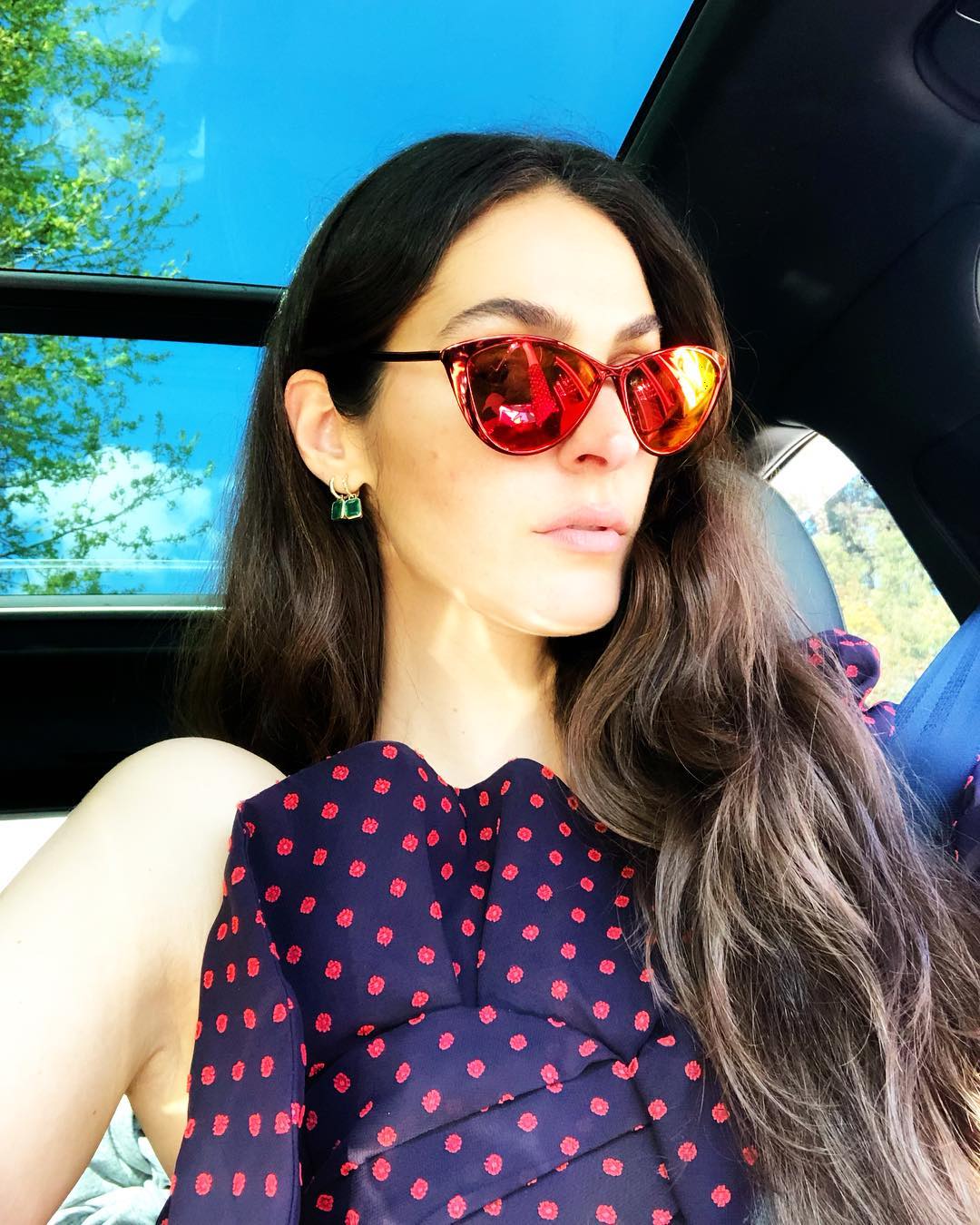 Emina Cunmulaj rrëfen arsyen prekëse pse vendosi të presë flokët