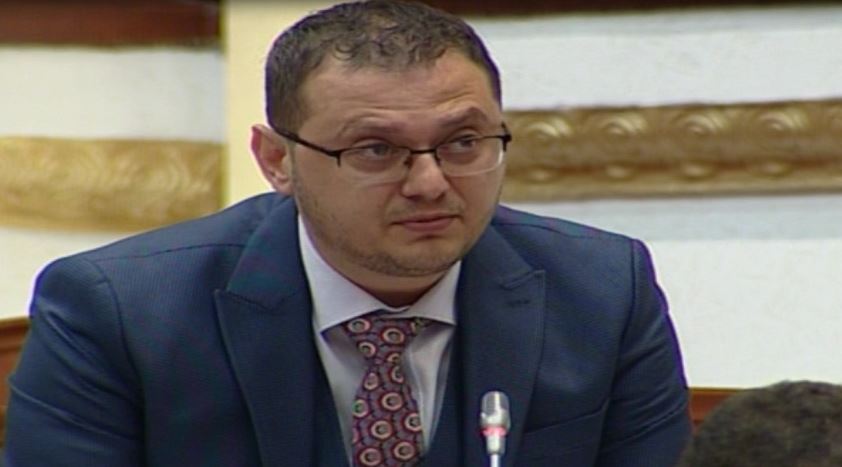 Kandidati i PD refuzon mandatin e deputetit: Nuk betohem para vrasësit të 91-shit