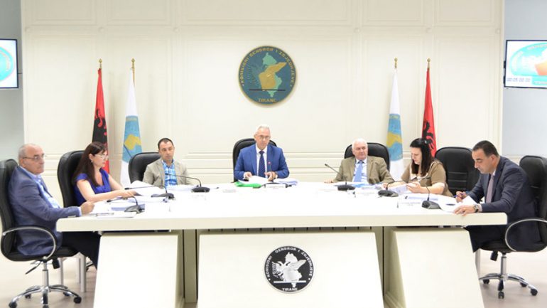 Regjistrohet koalicioni i dytë në KQZ, opozitë Ramës