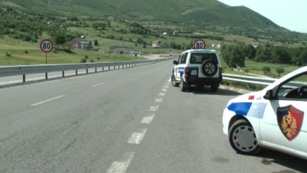 Tre në pranga për kontrabandë mjetesh