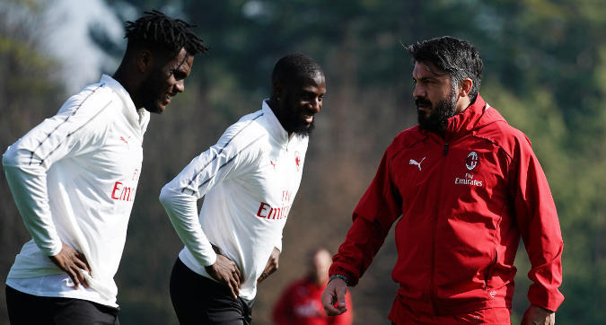 La makinën pa benzinë, mesfushori i Milanit gjobitet me 90 mijë Euro