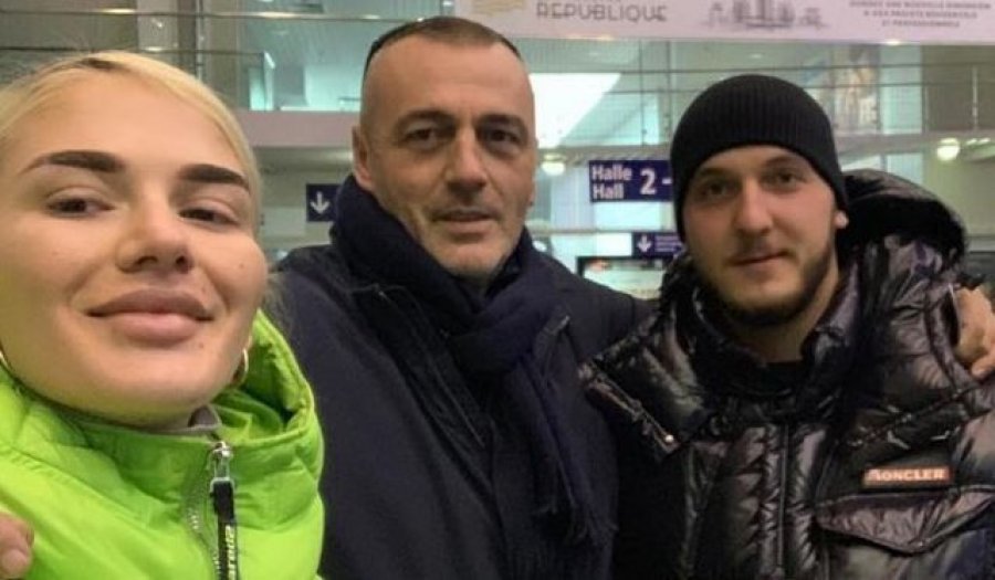Pas akuzave për mashtrim, vëllai i këngëtares sqaron të vërtetën