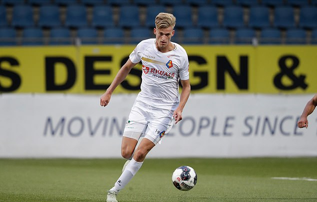 Pretendoi se ishte sëmurë për të parë Ajax-Tottenham, klubi përjashton futbollistin