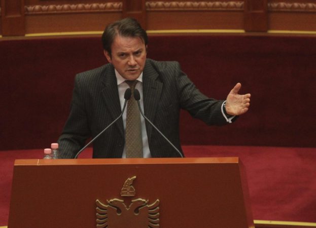 Ralf Gjoni-Ballës: Mos u merrni më me opozitën e rrugës, na keni këtu!