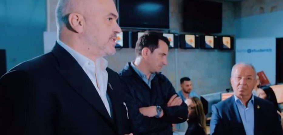 Nis shpërndarja e Kartës së Studentit