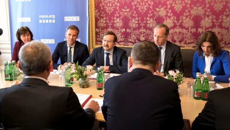 Ruçi e Balla takim me sekretarin e përgjithshëm të OSBE-së